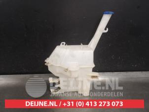 Hyundai Veloster Ruitensproeiertank voor O556312 foto 2