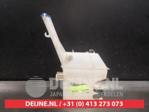 Hyundai Veloster Ruitensproeiertank voor O556312 foto 3