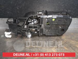 Honda CR-V Front door handle 4-door, right O556365 photo 2