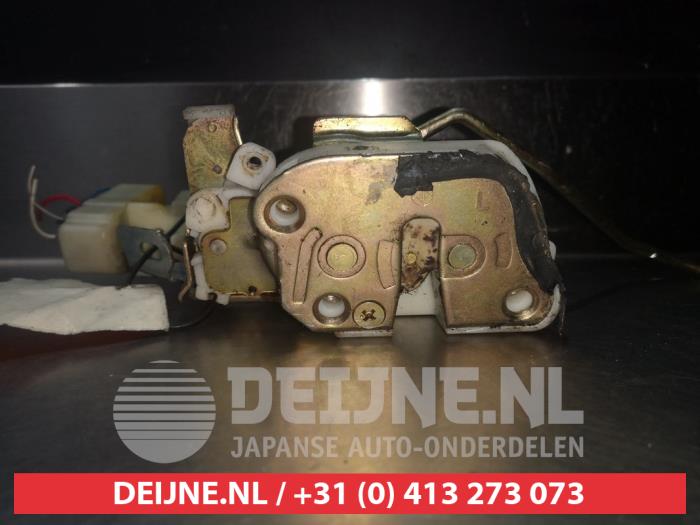 Toyota Prius Deurslot Mechaniek 4Deurs links-voor O279840