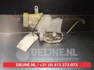 Toyota Prius Door lock mechanism 4-door, front left O279840 photo 2