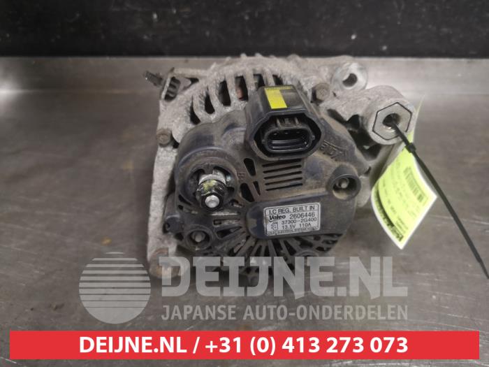 Alternator van een Hyundai iX35 (LM) 2.0 16V 4x4 2010