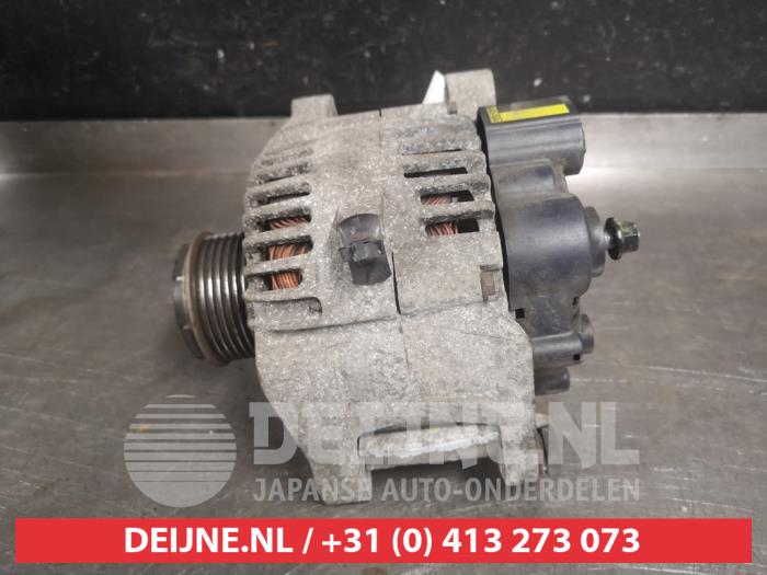 Alternator van een Hyundai iX35 (LM) 2.0 16V 4x4 2010