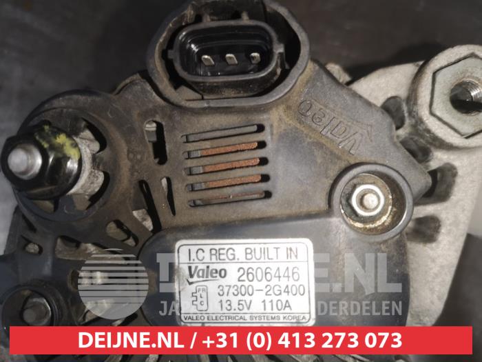 Alternator van een Hyundai iX35 (LM) 2.0 16V 4x4 2010