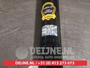 Hyundai IX35 Schokdemper rechts-achter O556572 foto 3