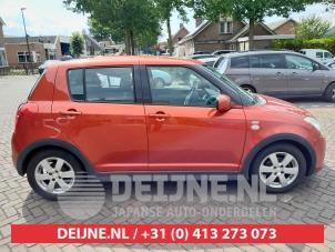 Suzuki Swift Portier 4Deurs rechts-voor O556615 foto 3