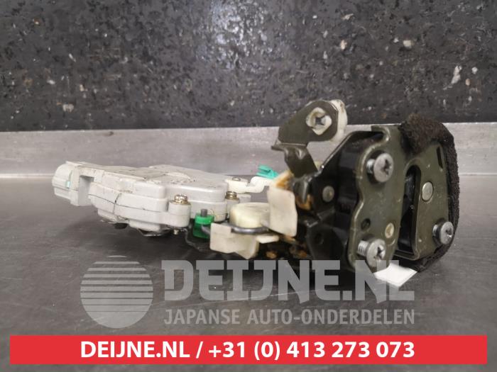 Nissan Patrol Deurslot Mechaniek 4Deurs links-achter O280133