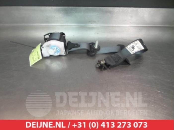 Honda Civic Rear seatbelt, right O316012