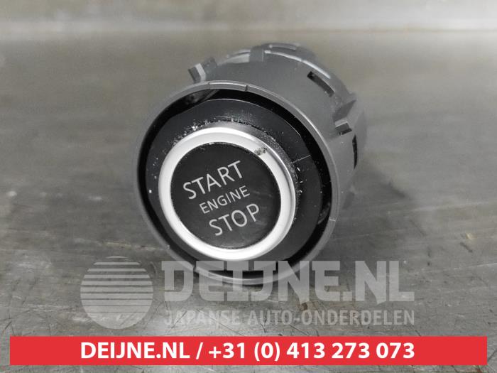 Nissan Juke Start/Stop schakelaar O556778