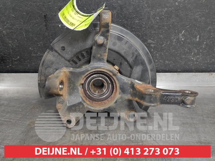 Nissan Juke Fusee links-voor O556829
