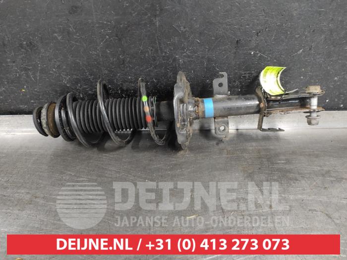 Nissan Juke Stoßdämpferstrebe rechts vorne O556841