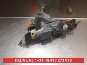 Mitsubishi Lancer Kontaktslot+Sleutel O335501 foto 2