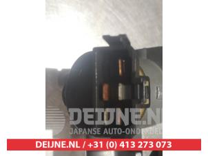 Mitsubishi Lancer Kontaktslot+Sleutel O335500 foto 4