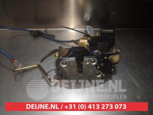 Toyota Hilux Türschlossmechanik 2-türig links O279116 foto 2