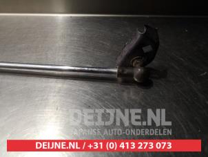 Subaru Impreza Gasdemper rechts-achter O294879 foto 3