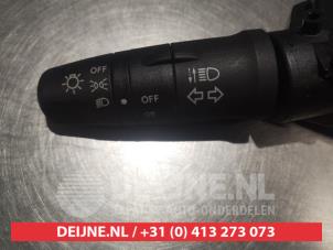 Nissan X-Trail Ruitenwis Schakelaar O309734 foto 2