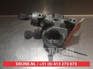 Mitsubishi Colt Ignition lock + key O335481 photo 2