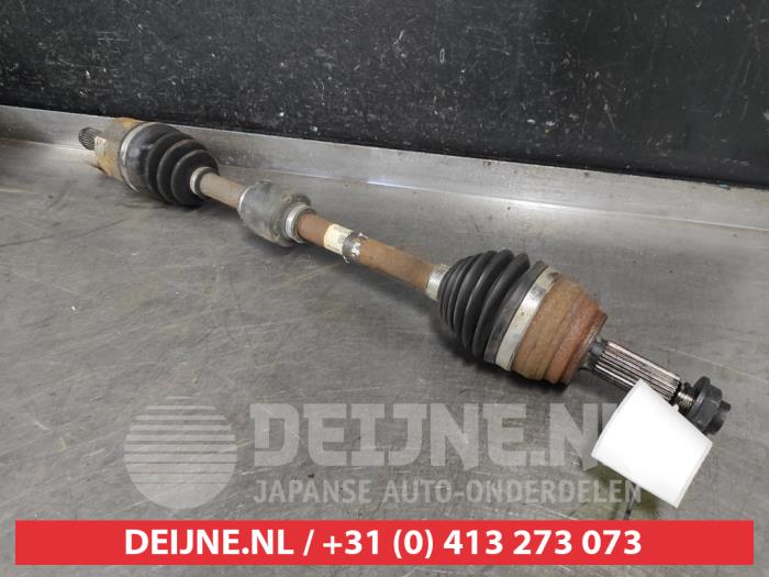 Kia Ceed Aandrijfas links-voor O557196