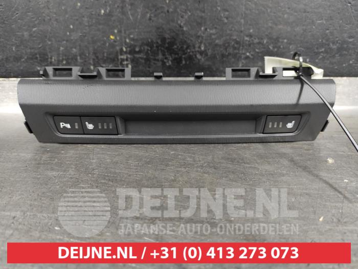 Mazda 3 Sitzheizung Schalter O557236