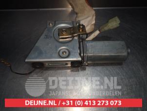 Suzuki Swift Ruitenwissermotor achter O301331 foto 2