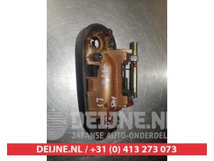 Nissan Almera Portiergreep 2Deurs links O277191 foto 2
