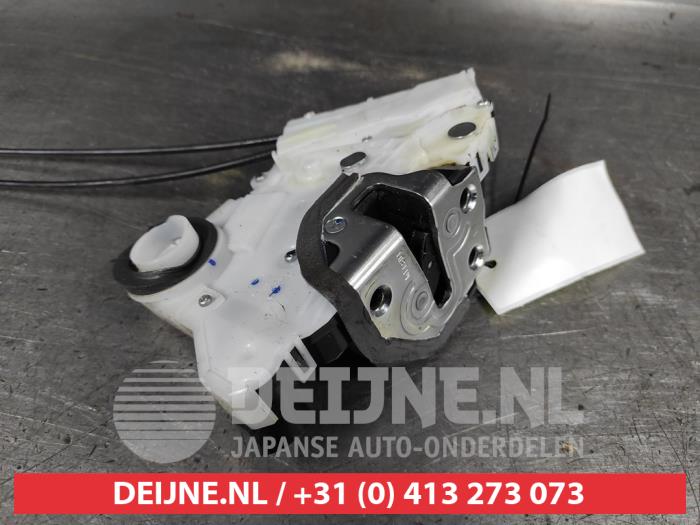 Toyota Yaris Deurslot Mechaniek 2Deurs links O557442