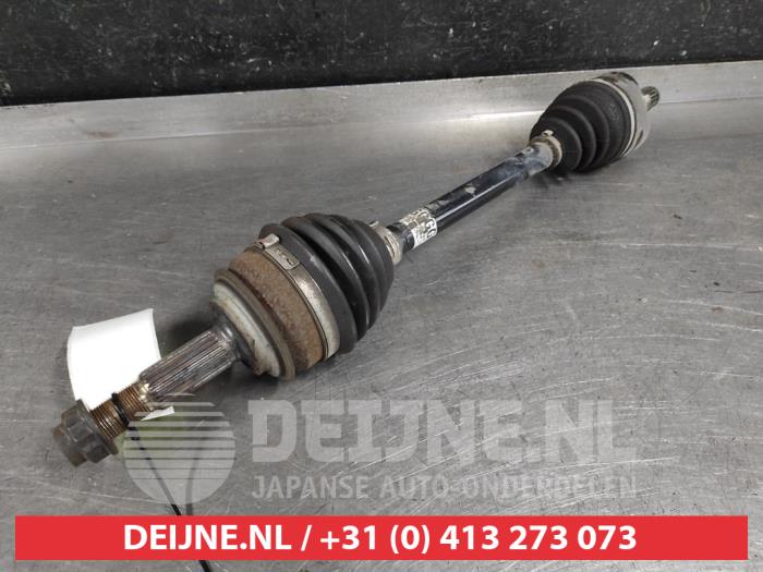 Toyota Yaris Aandrijfas links-voor O557451