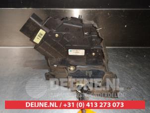 Mazda 3 Deurslot Mechaniek 4Deurs links-achter O280007 foto 2