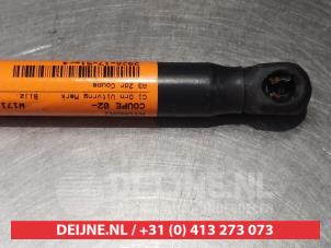 Hyundai Coupe Gasdemper links-achter O293714 foto 3
