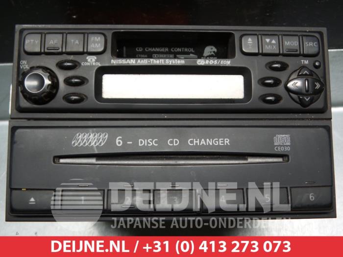 Nissan King Cab Radio O312994