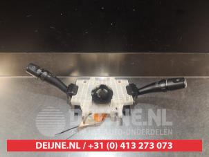 Gebruikte Licht + Raw Schakelaar Hyundai Trajet 2.0 CRDi 16V Prijs € 25,00 Margeregeling aangeboden door V.Deijne Jap.Auto-onderdelen BV