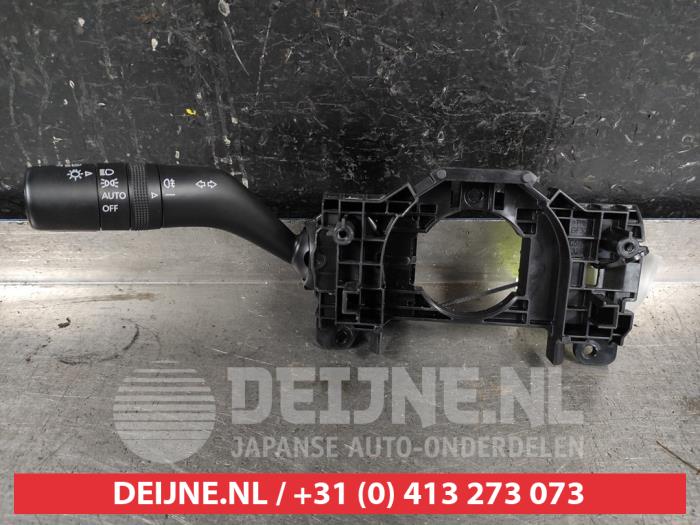 Mazda CX-30 Licht Schakelaar O557800