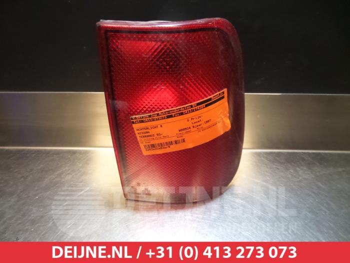 Nissan Terrano Rücklicht rechts O299268