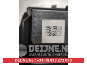Nissan Primera Ruitenwis Schakelaar O309705 foto 3