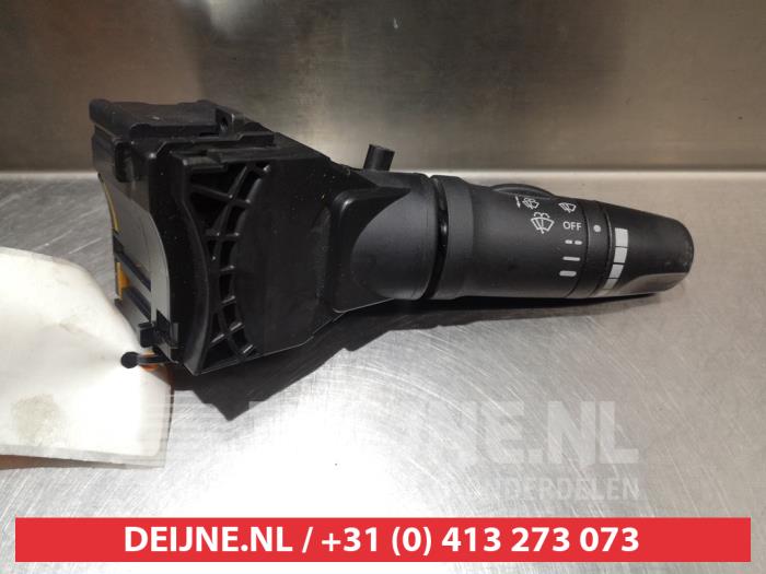 Nissan Primera Ruitenwis Schakelaar O309701