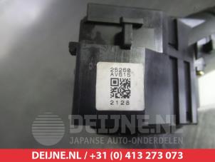 Nissan Primera Ruitenwis Schakelaar O309706 foto 3