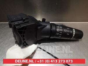 Nissan Primera Ruitenwis Schakelaar O309709 foto 2