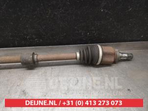 Mitsubishi Colt Aandrijfas rechts-voor O558195 foto 2