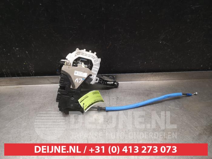 Kia Ceed Deurslot Mechaniek 4Deurs links-voor O558249