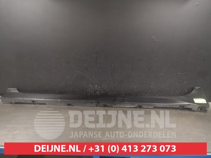 Nissan Leaf Seitenschürze links O558369