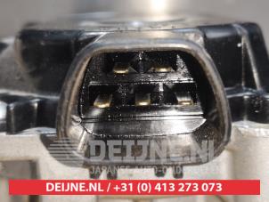 Mazda 2 Front wiper motor O348421 photo 4