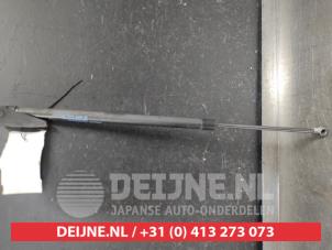 Nissan Juke Gasdämpfer rechts hinten O558476 foto 2