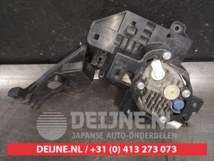 Mazda 3 Nebelscheinwerfer links vorne O558722 foto 2