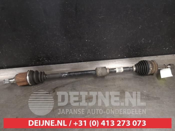 Gebruikte Steekas rechts-voor Kia Pro cee'd (EDB3) 1.4 CVVT 16V Prijs € 75,00 Margeregeling aangeboden door V.Deijne Jap.Auto-onderdelen BV