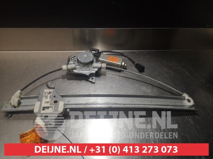 Nissan King Cab Rear door window mechanism 4-door, left O290468