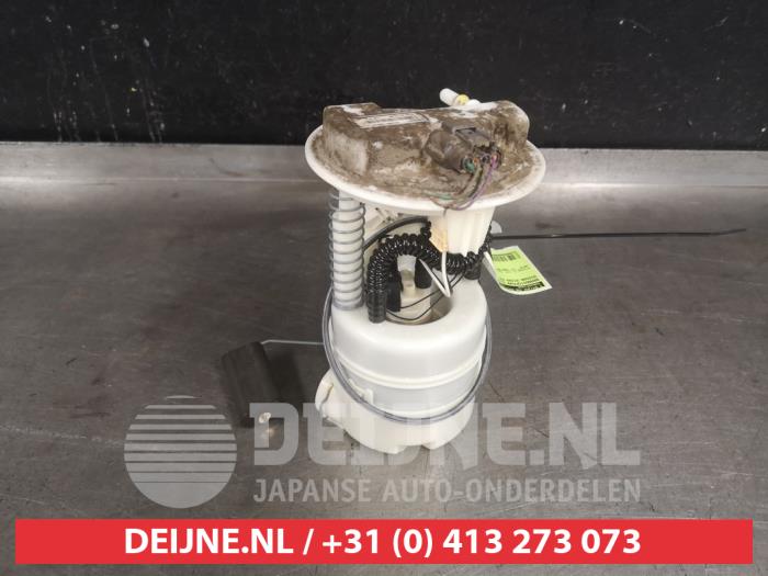 Gebruikte Tank element Pomp Nissan Micra (K12) 1.6 16V 160 SR Prijs € 30,00 Margeregeling aangeboden door V.Deijne Jap.Auto-onderdelen BV