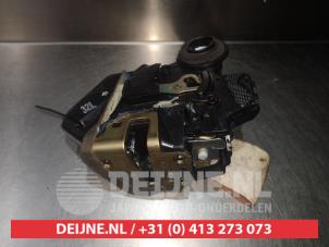 Toyota Avensis Deurslot Mechaniek 4Deurs links-achter O280559 foto 3