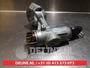 Nissan Primera Kontaktslot+Sleutel O335082 foto 2