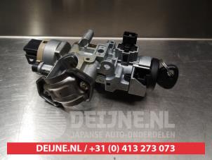 Mazda MPV Kontaktslot+Sleutel O334729 foto 2