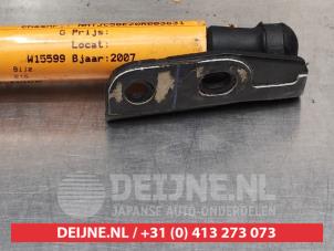 Toyota Auris Gasdemper rechts-achter O295502 foto 3